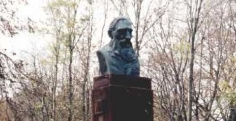  Pomnik J. I. Kraszewskiego w Białej Podlaskiej. 